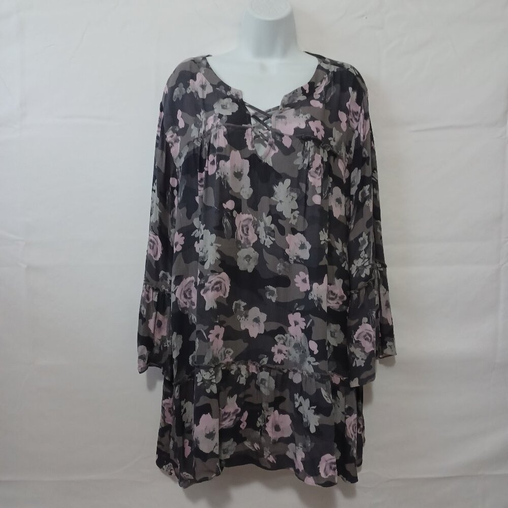 Lane Bryant top gray floral 3/4‎ bell sleeve sz 22/24